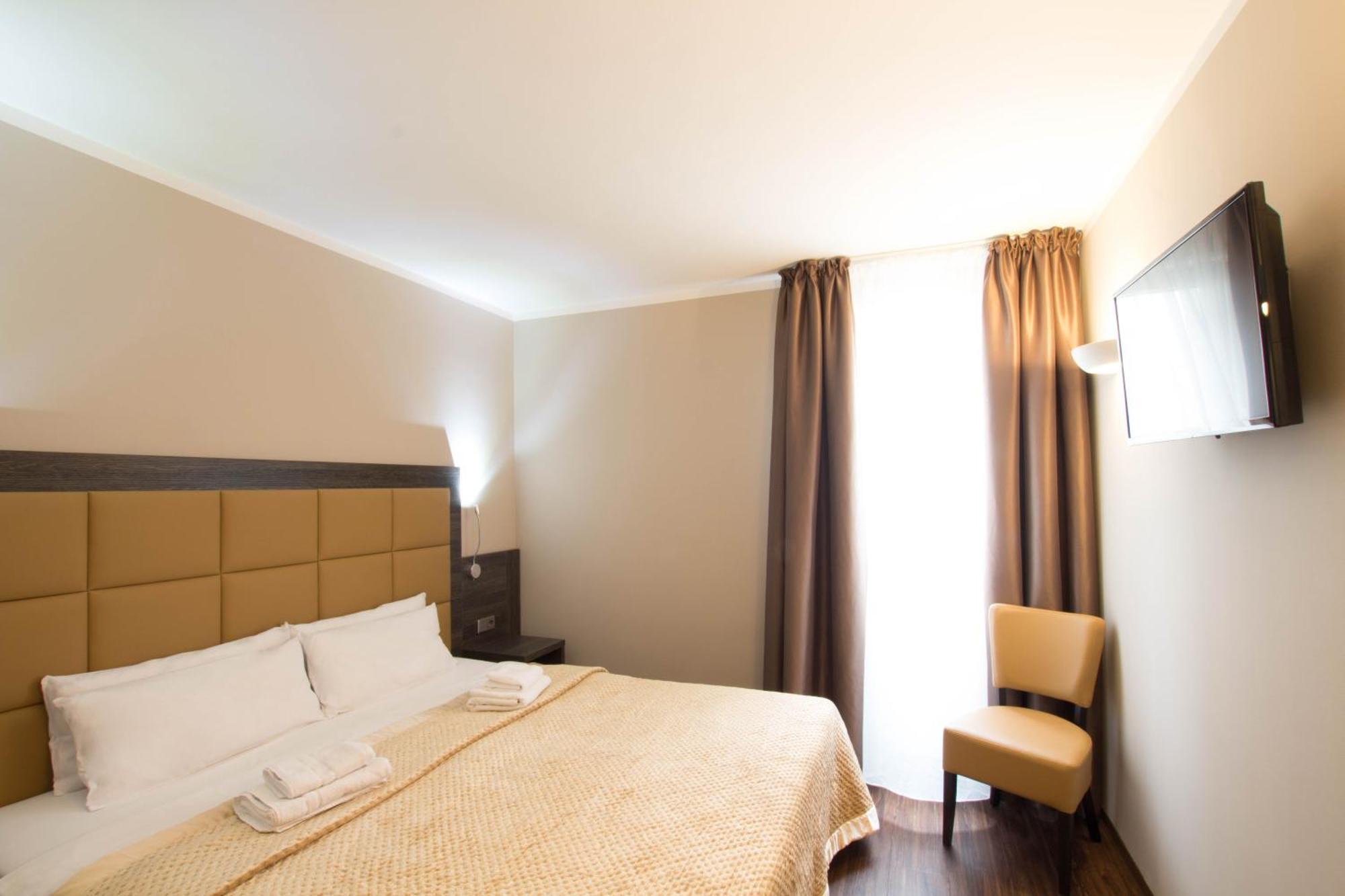 Large Double Room