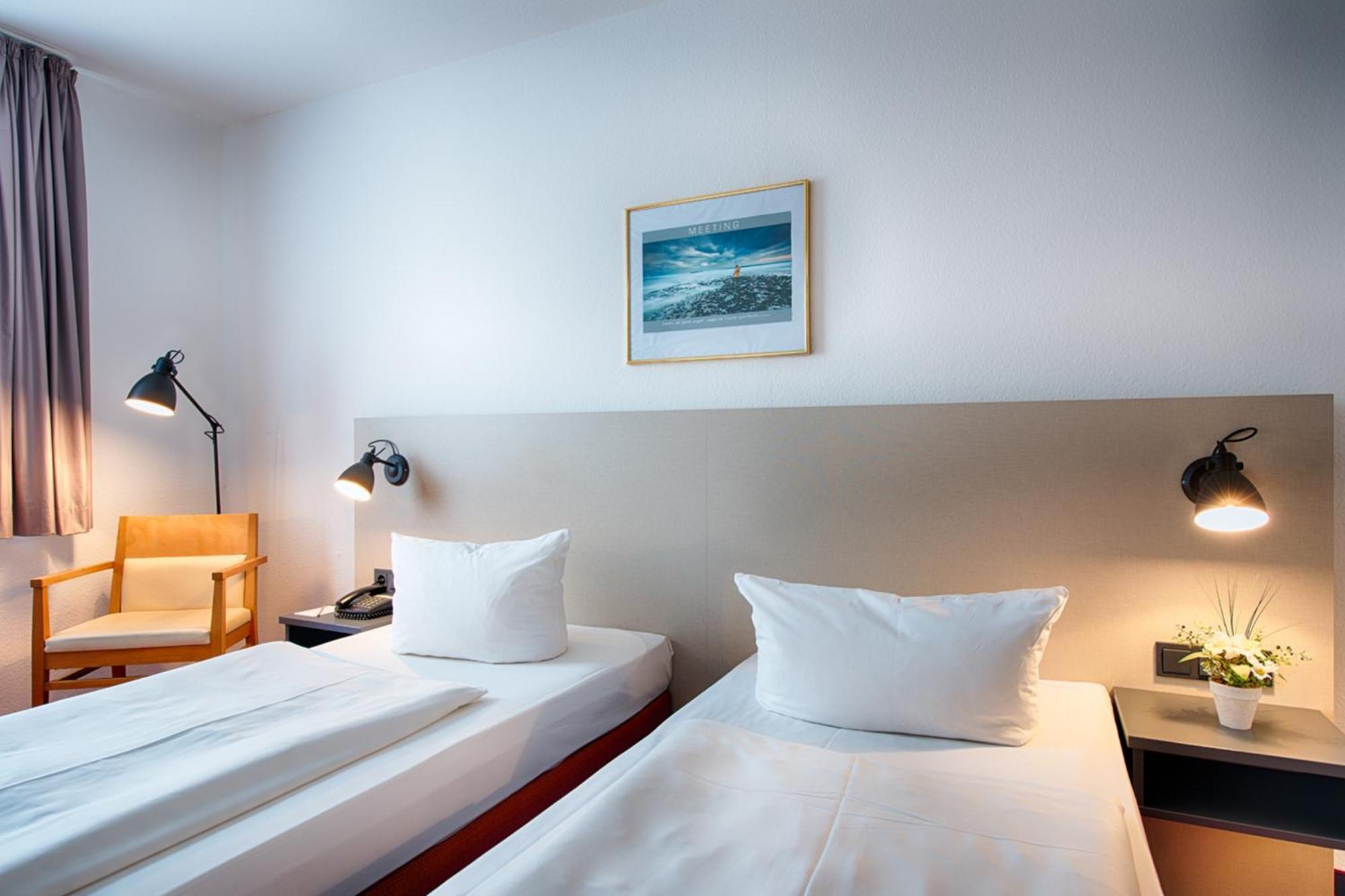 Room Twin Beds,1276889230:JPEG