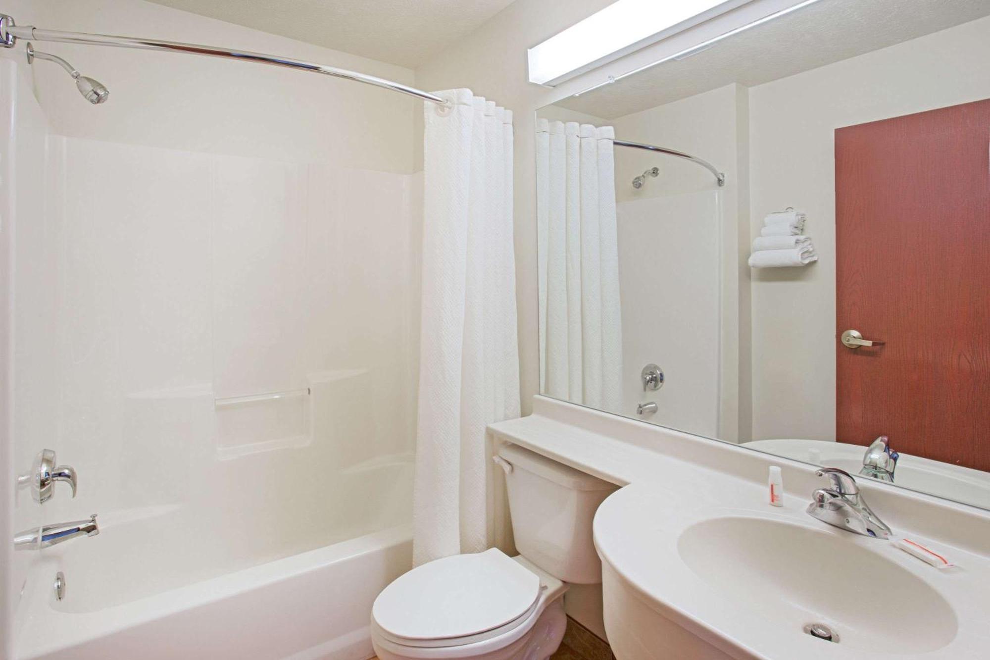 Queen Studio Suite Mobility Accessible or Non-Smoking