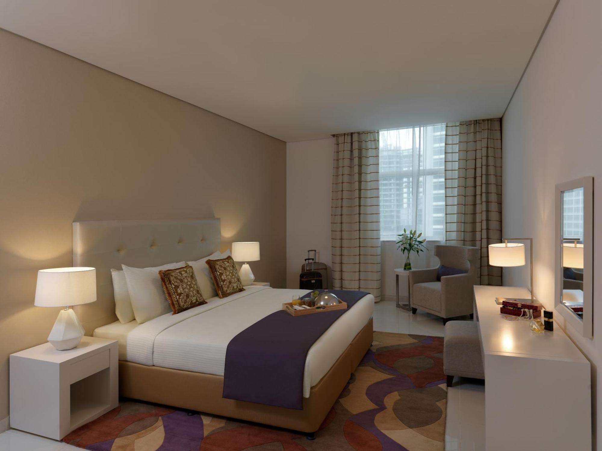 One Bedroom Suite with kitchenette - City Skyline View,109493691:JPEG