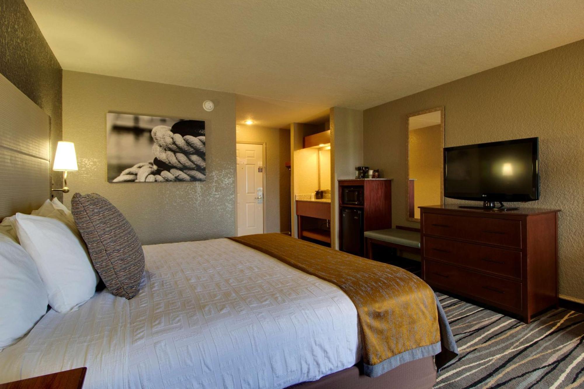King Room Balcony Partial Lake View