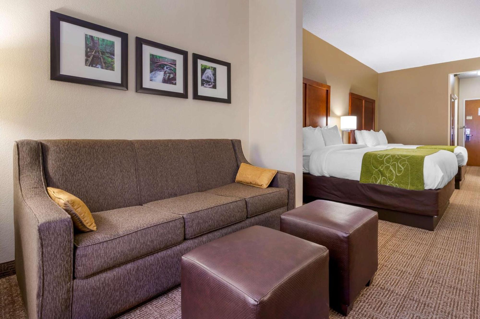 Queen Suite Two Queen Beds Non-Smoking