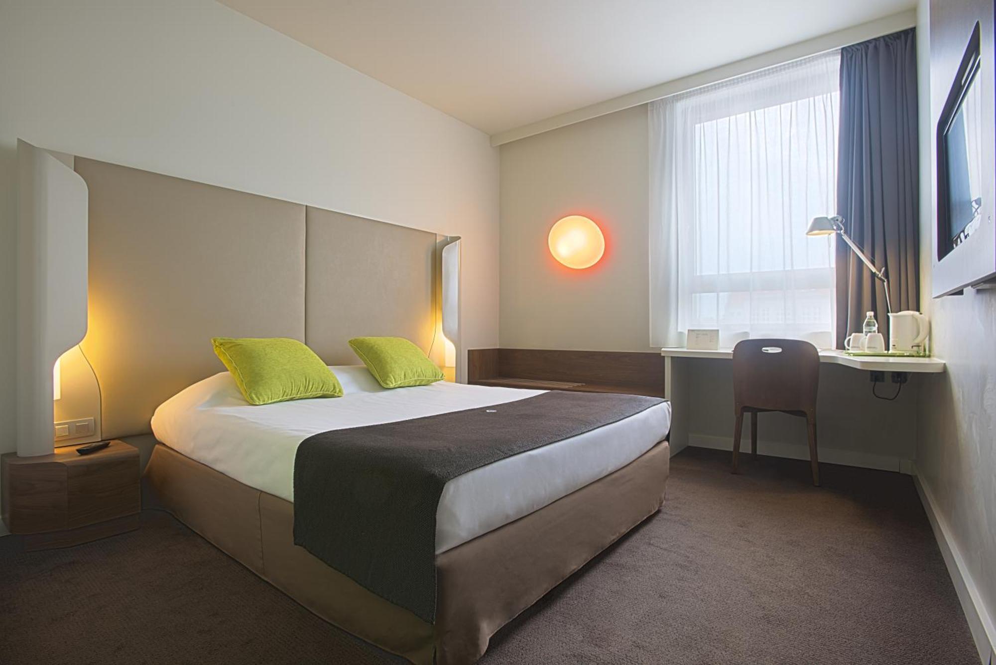 Standard Room 1 Queen Bed,1277004862:JPEG