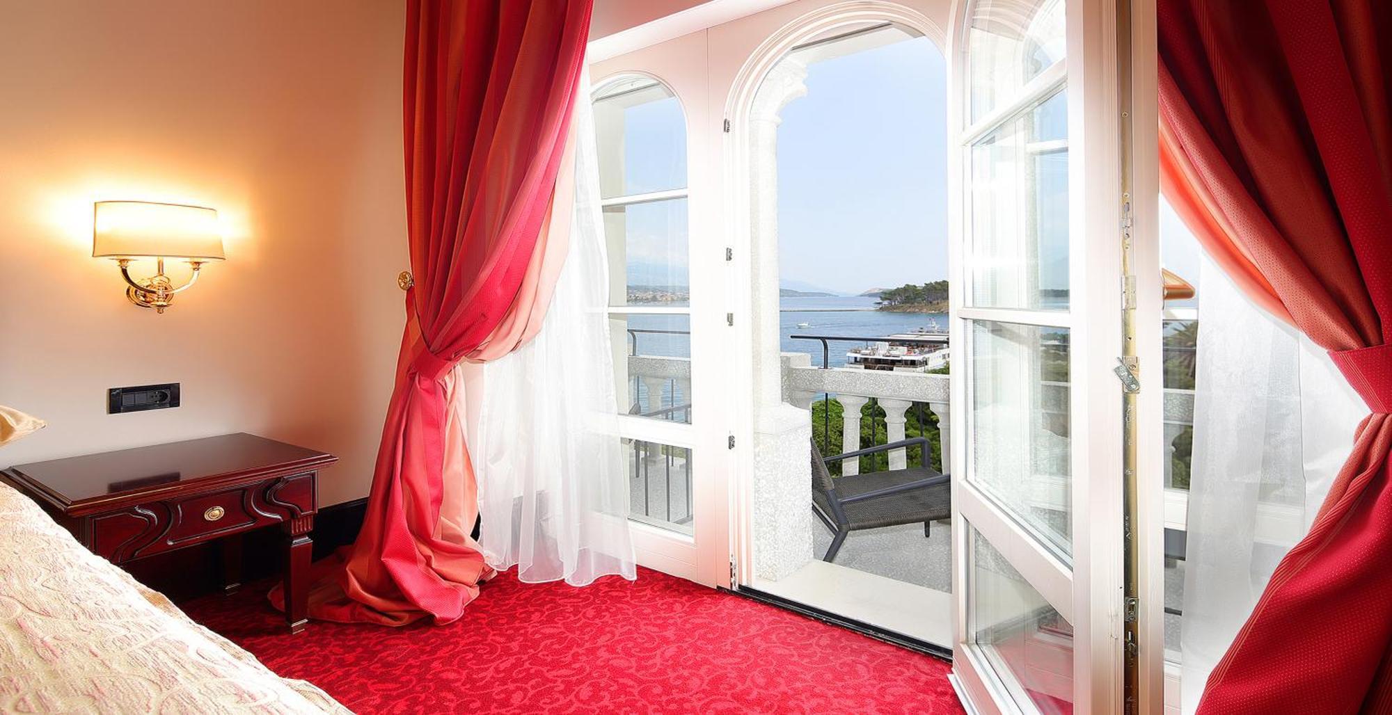 Deluxe Suite Balcony