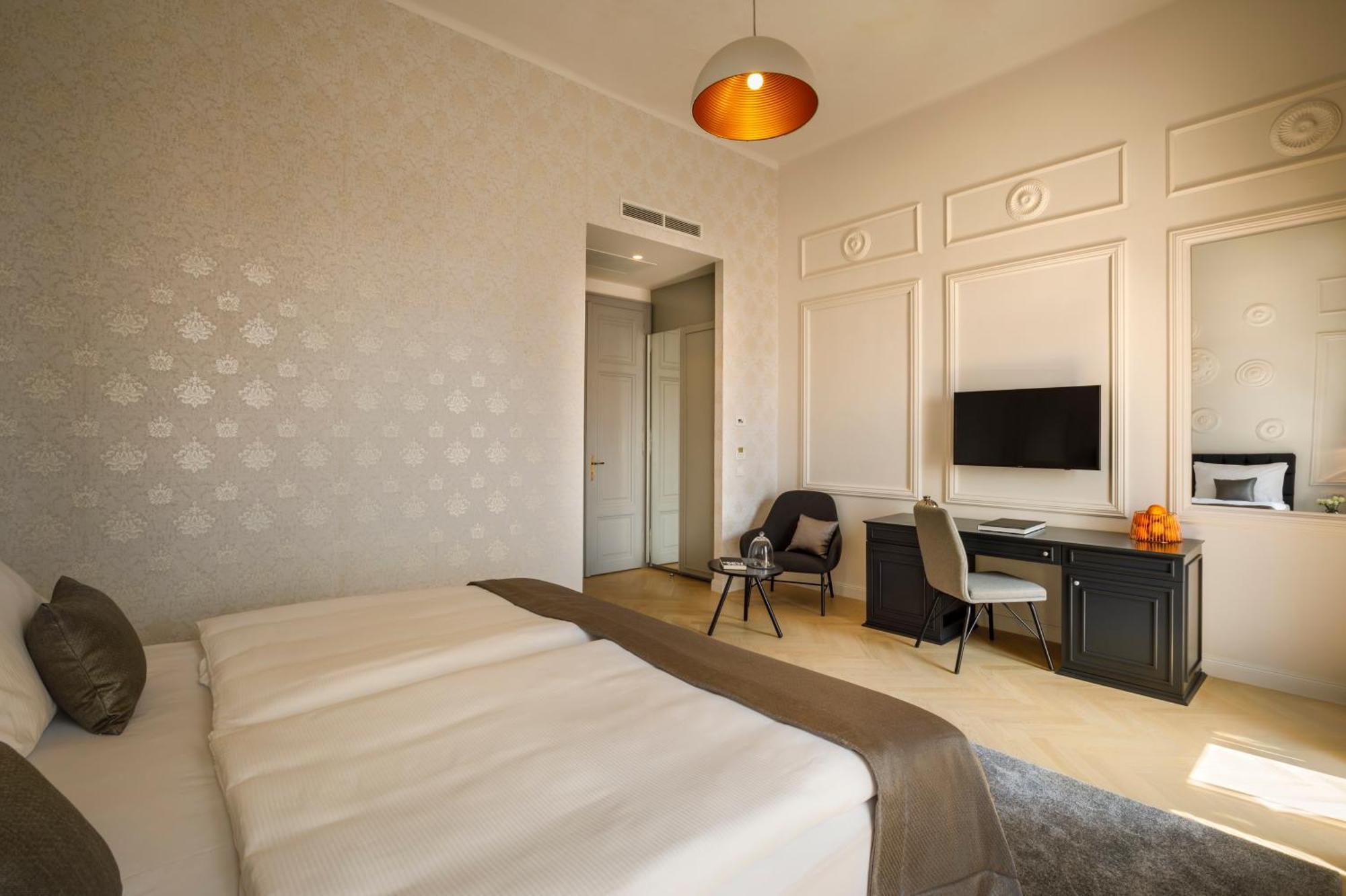 Atrium Room