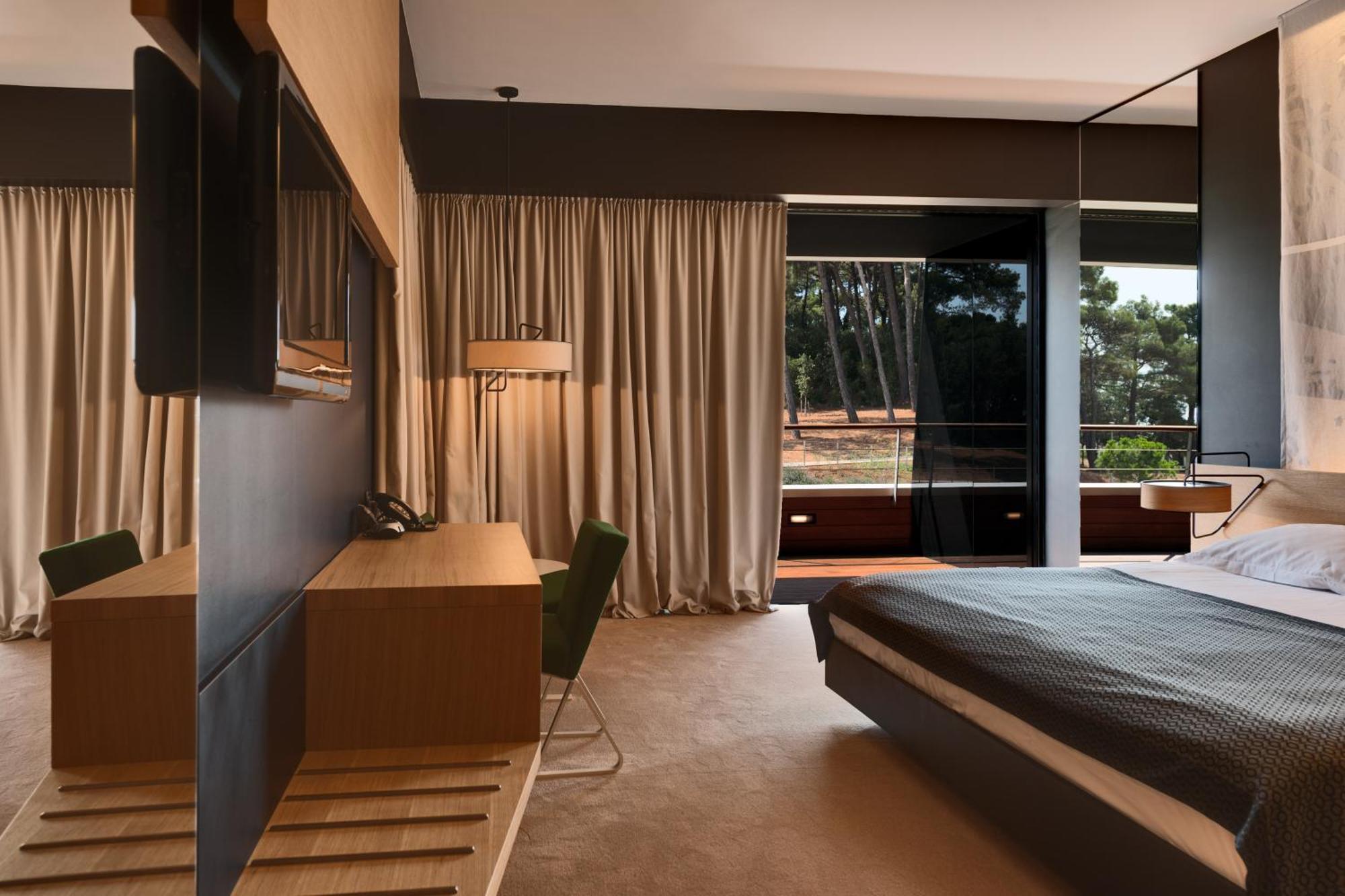 Premium Accessible Room