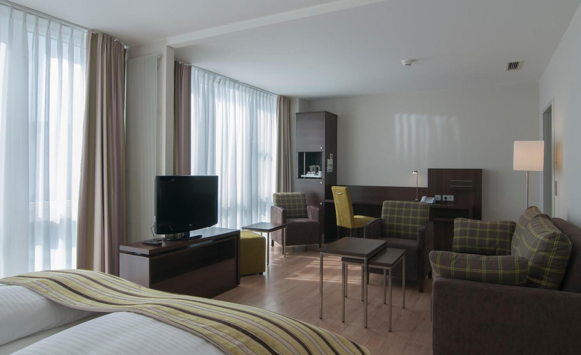 King Suite with Sofa Bed,1705943036:JPEG