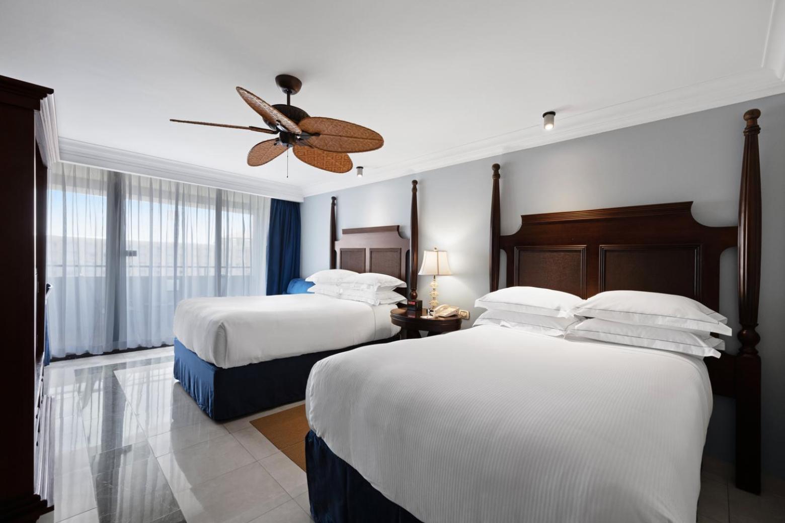 Deluxe Room Lateral Ocean View