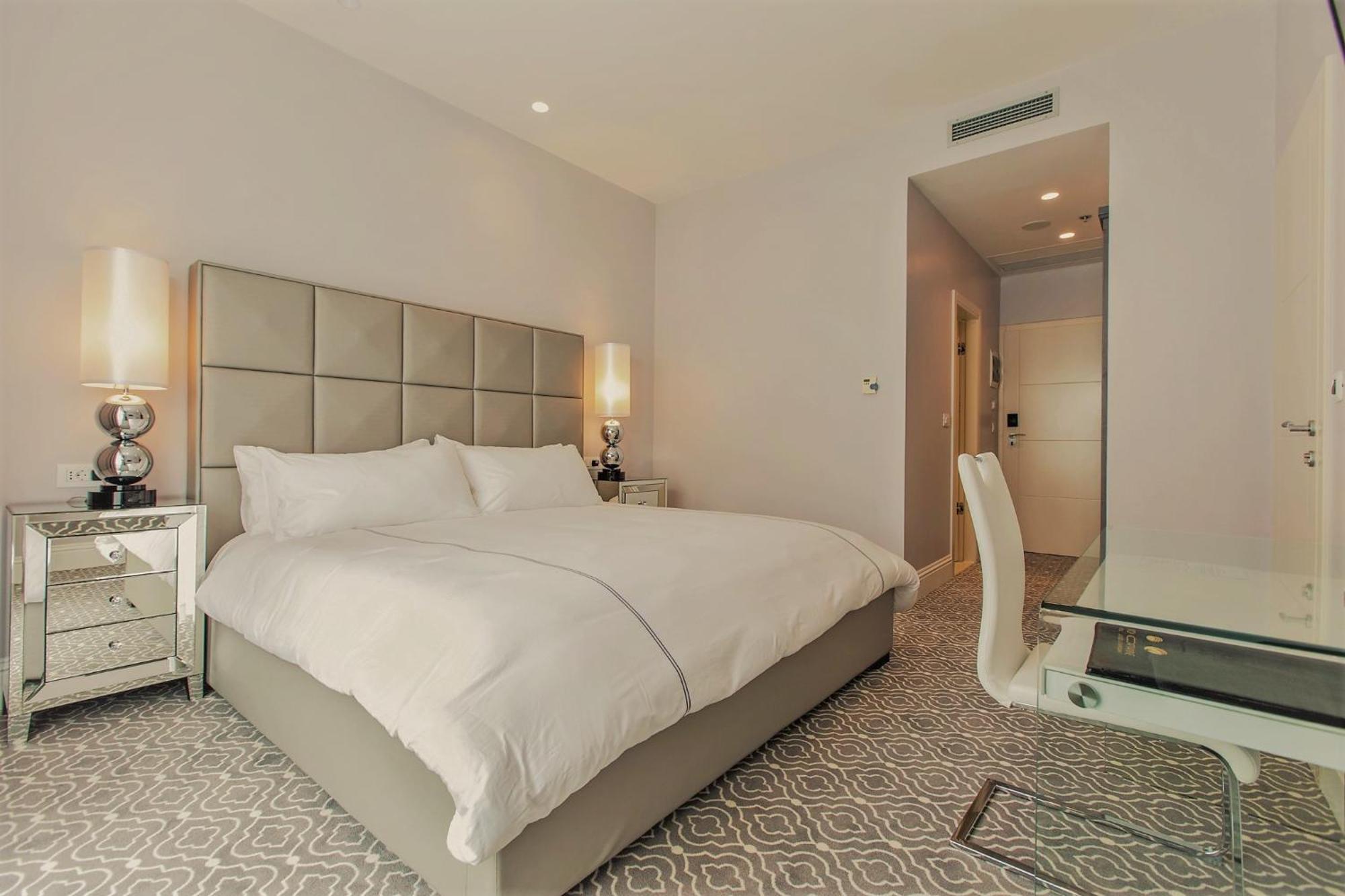 Luxury King Room Balcony,1277330353:JPEG