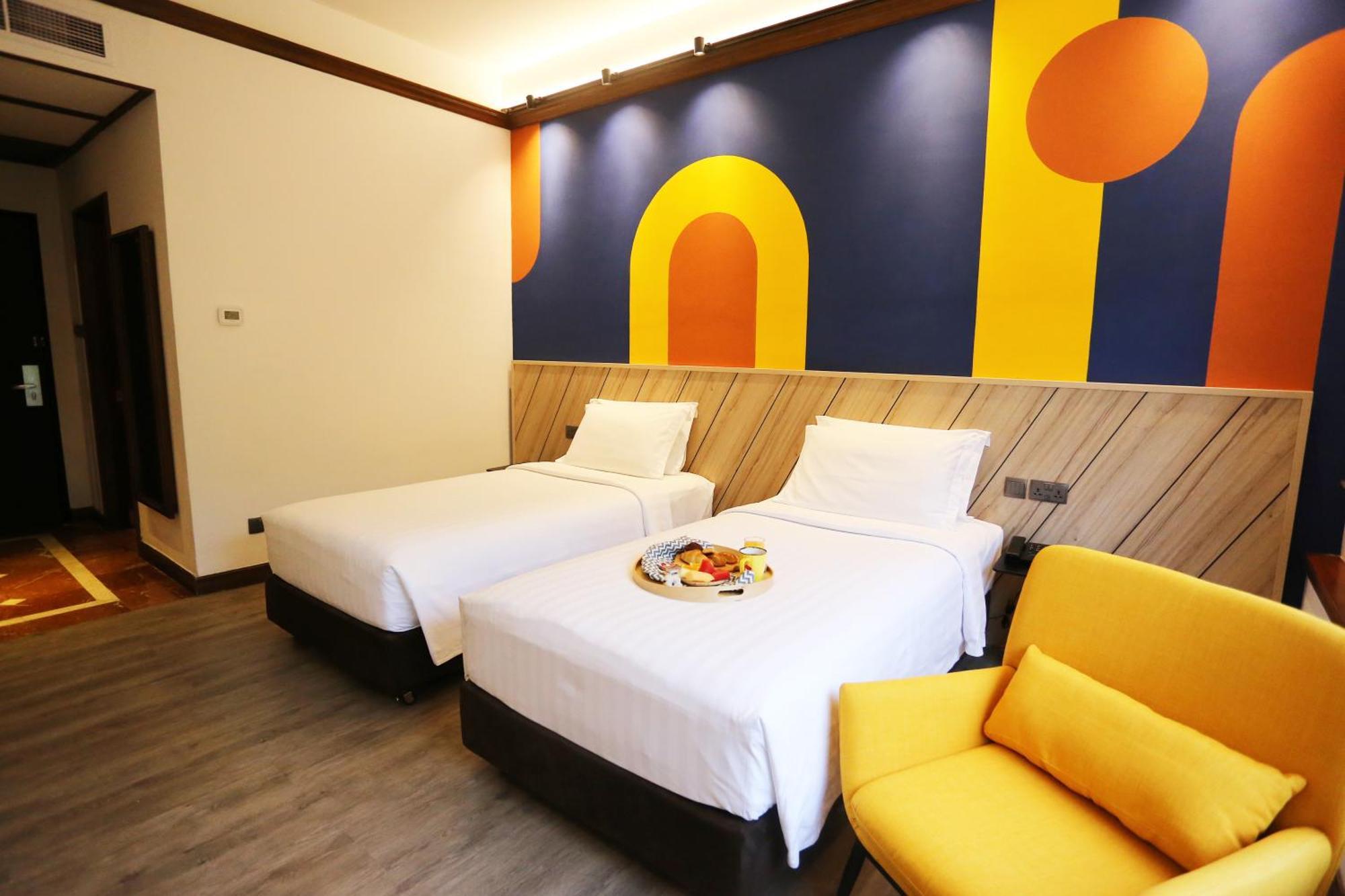 Deluxe Tropical King or Twin Room