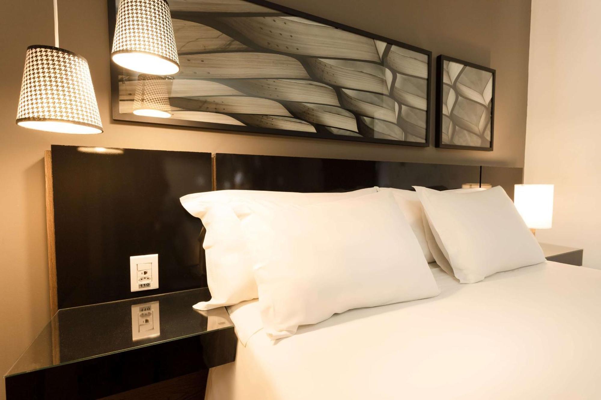 Deluxe Suite 1 Queen Bed Non Smoking