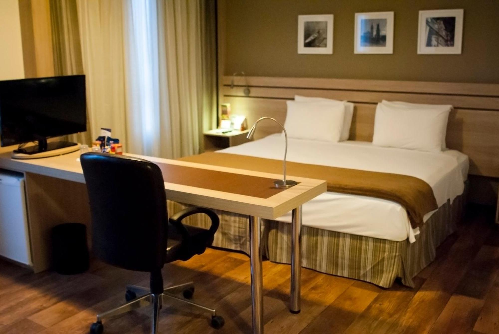 Standard Double 1 King Bed