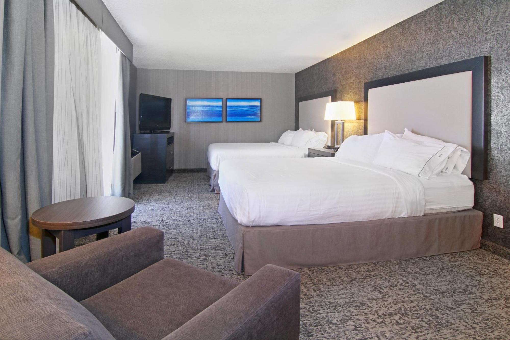 Standard Queen Room Two Queen Beds