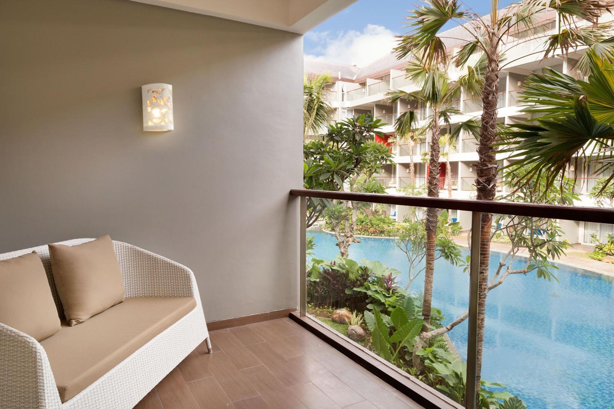Premiere Pool View Twin or Double Bed