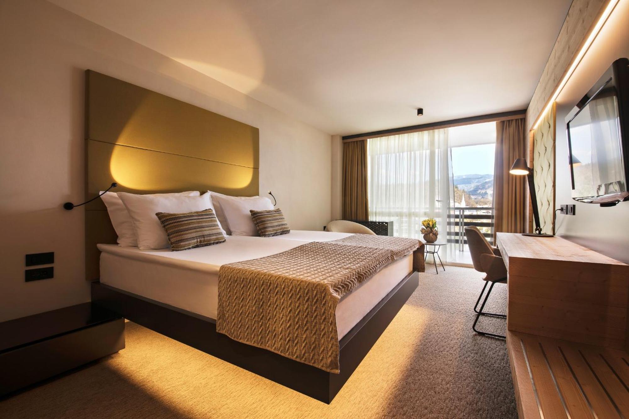 Double Room with Lake View,1277737987:JPEG