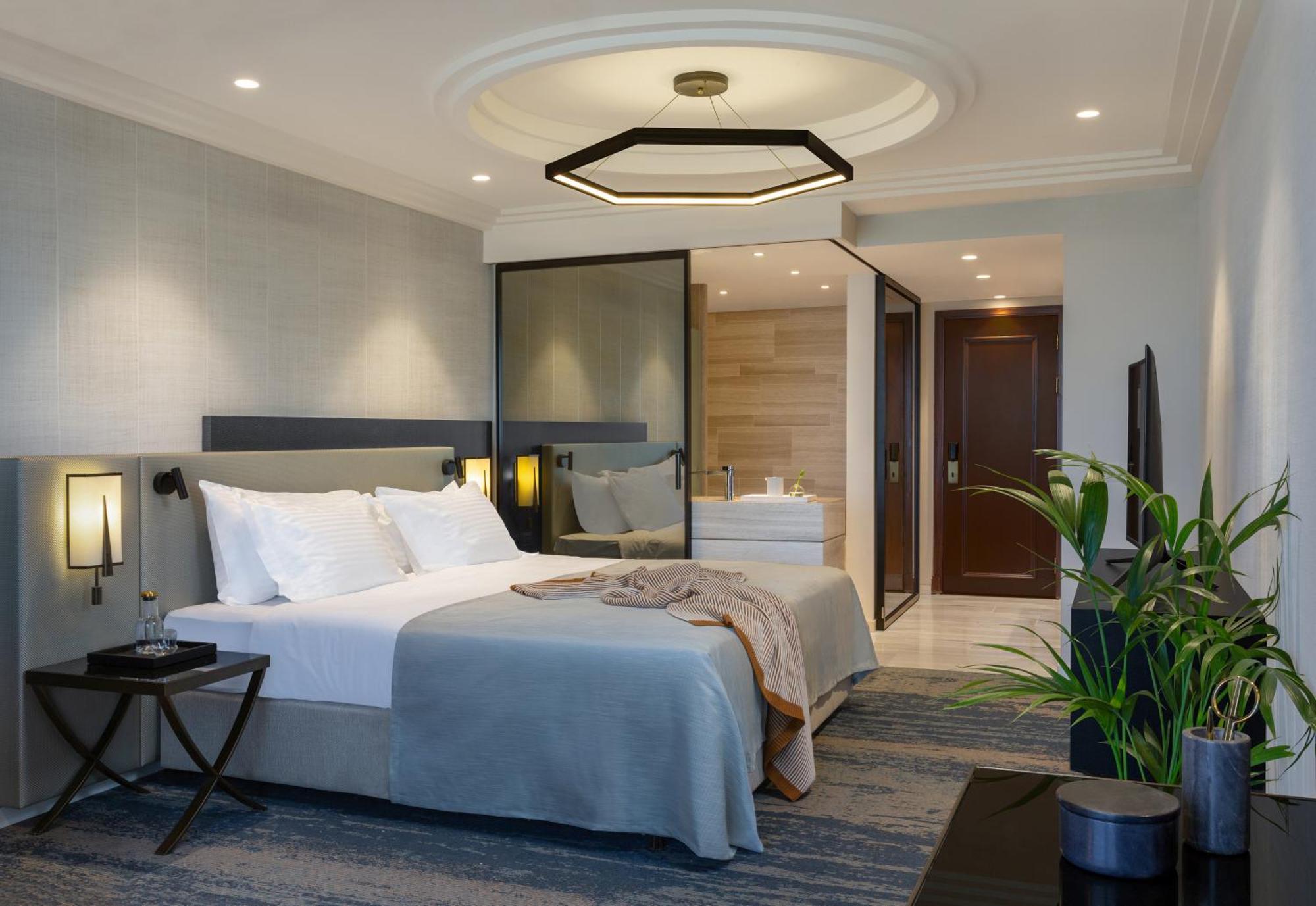 New Executive Room no lounge accesses