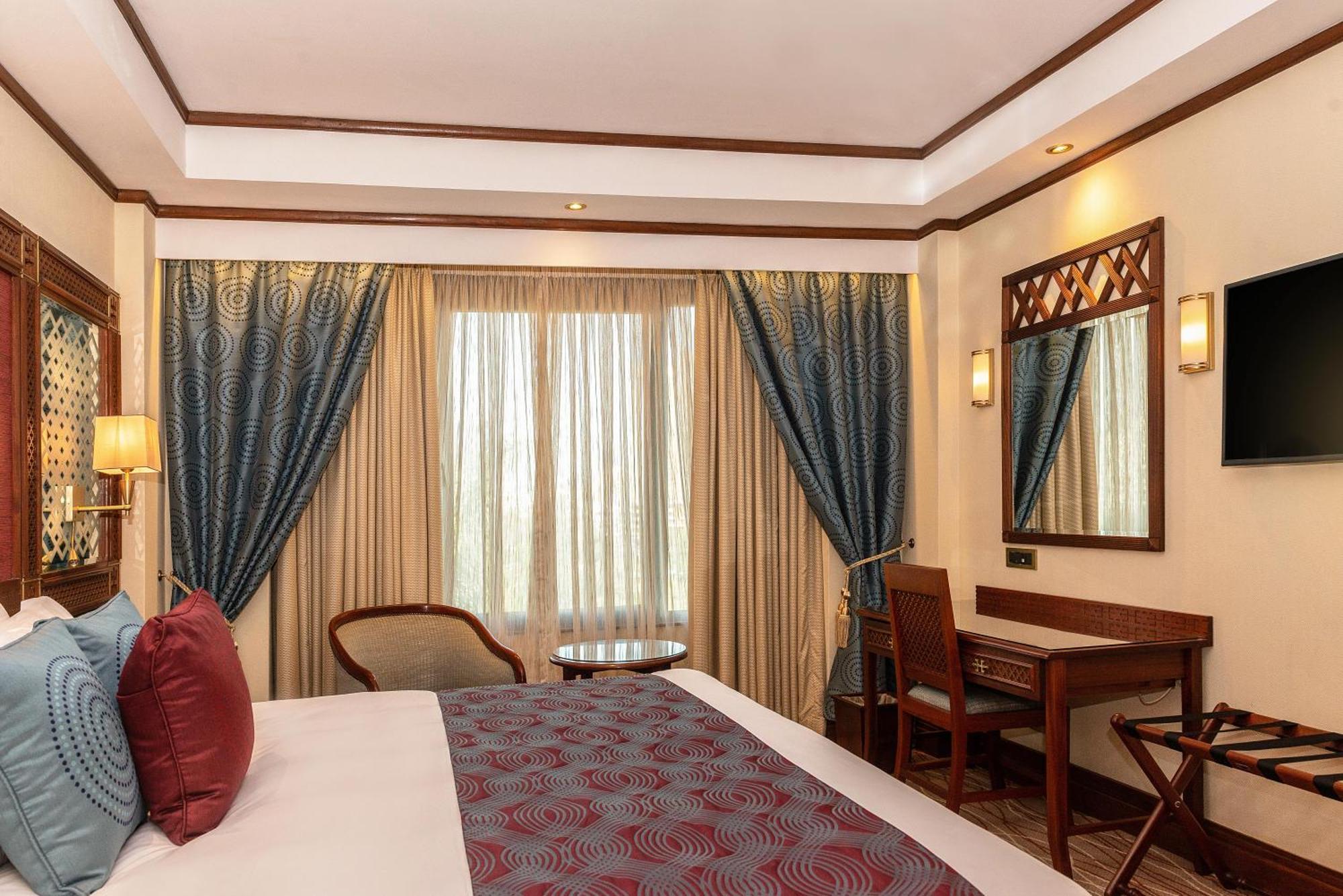 Deluxe Room,1441423924:JPEG