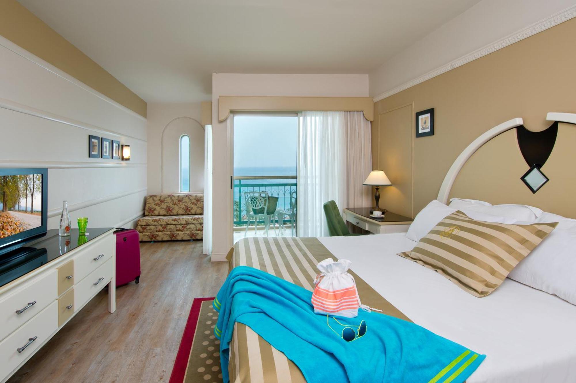 Grand Deluxe Room