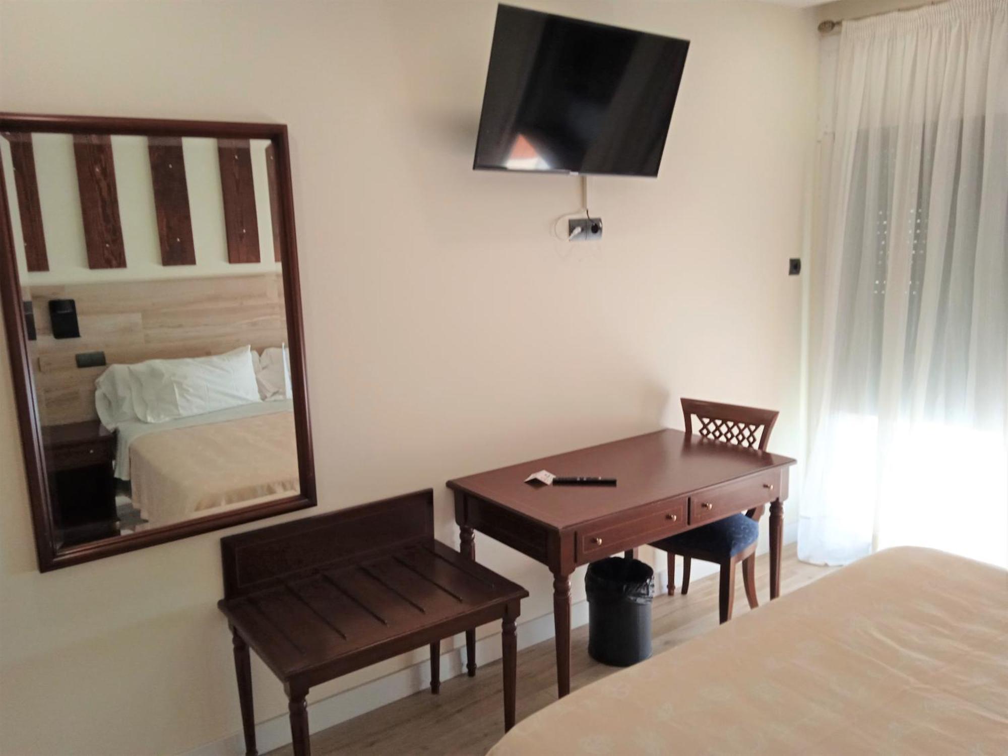 Double Terrace 1 Bed,1278065194:JPEG
