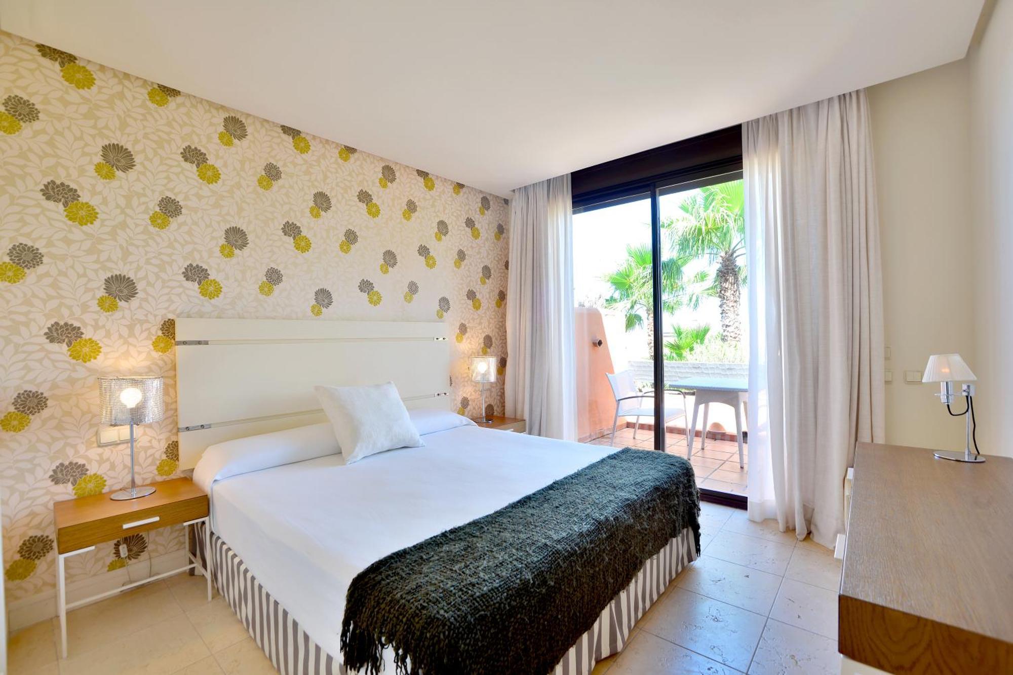 Luxury Three-Bedroom Apartment