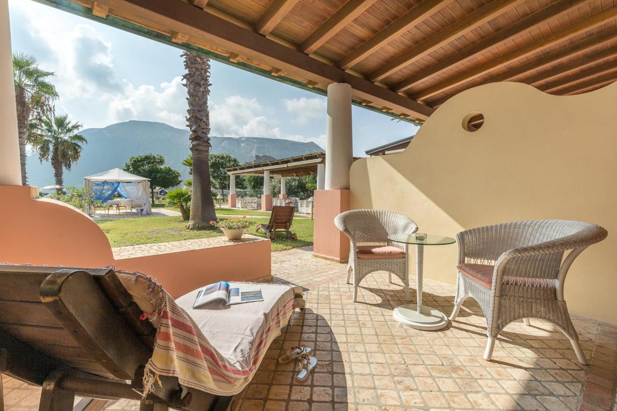 Deluxe Double or Twin Room Sea View