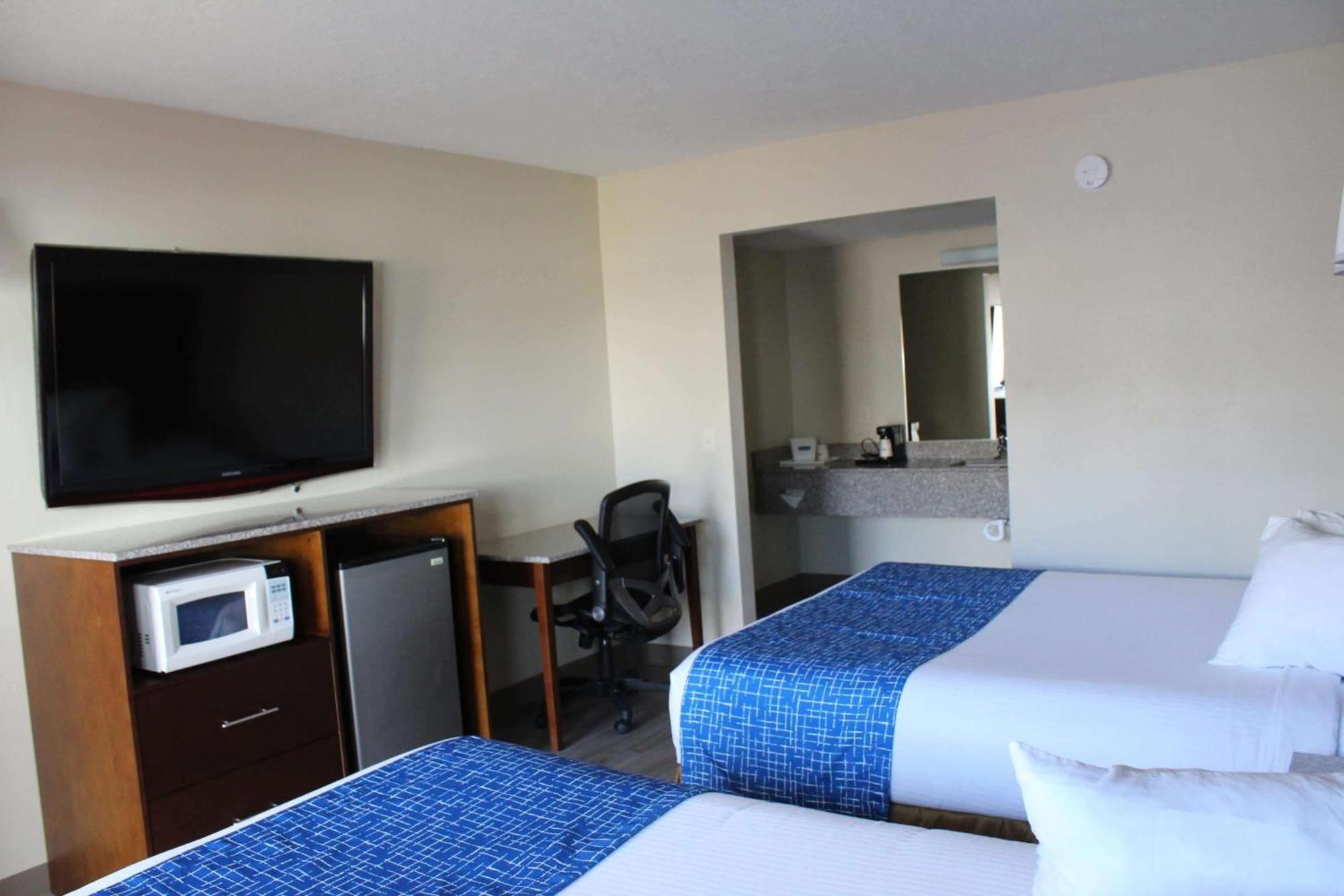 Queen Room Two Queen Beds Non-Smoking