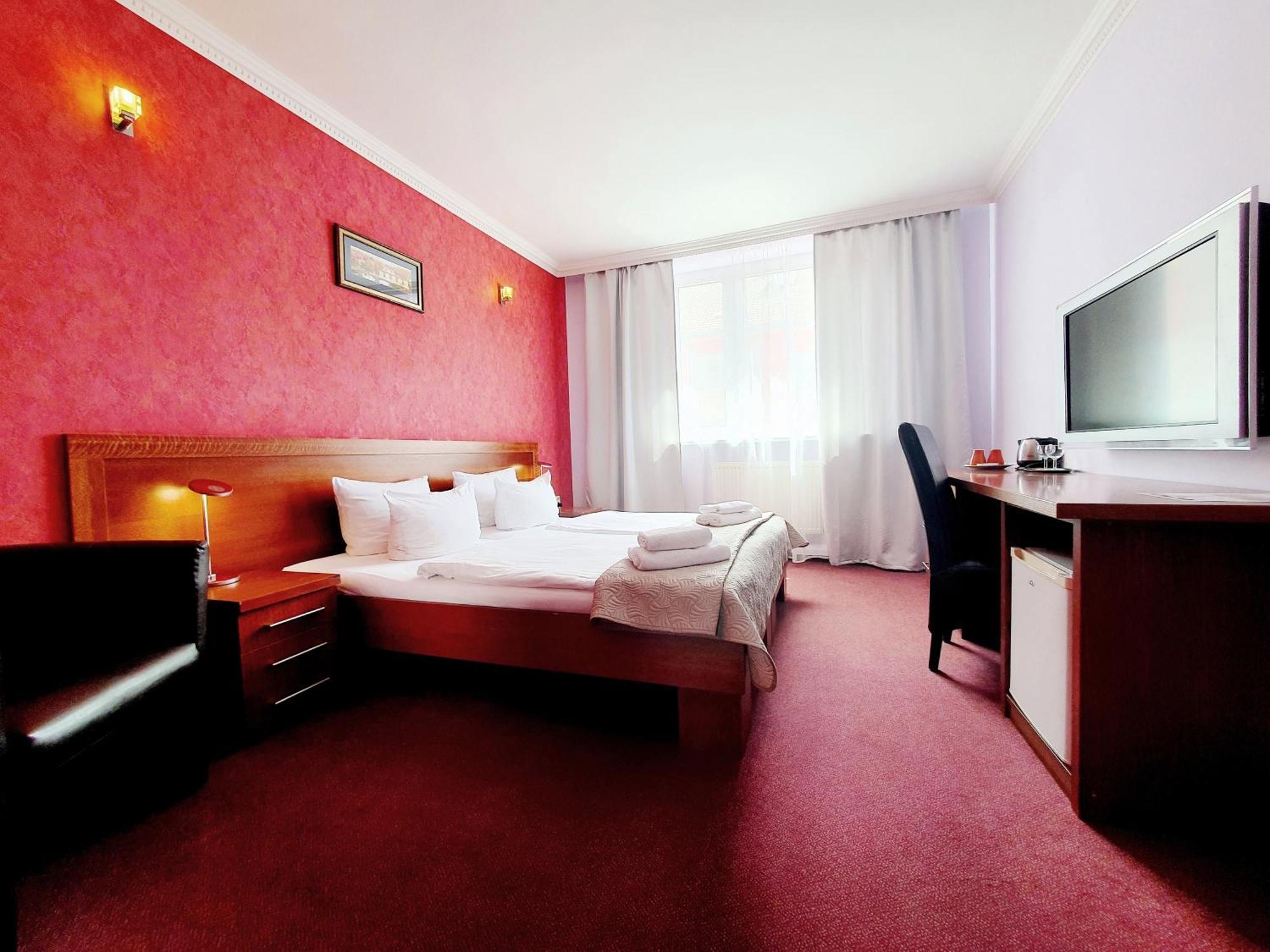 Double Room 1 Hour Private Access to the Swimming Pool,677069193:JPEG