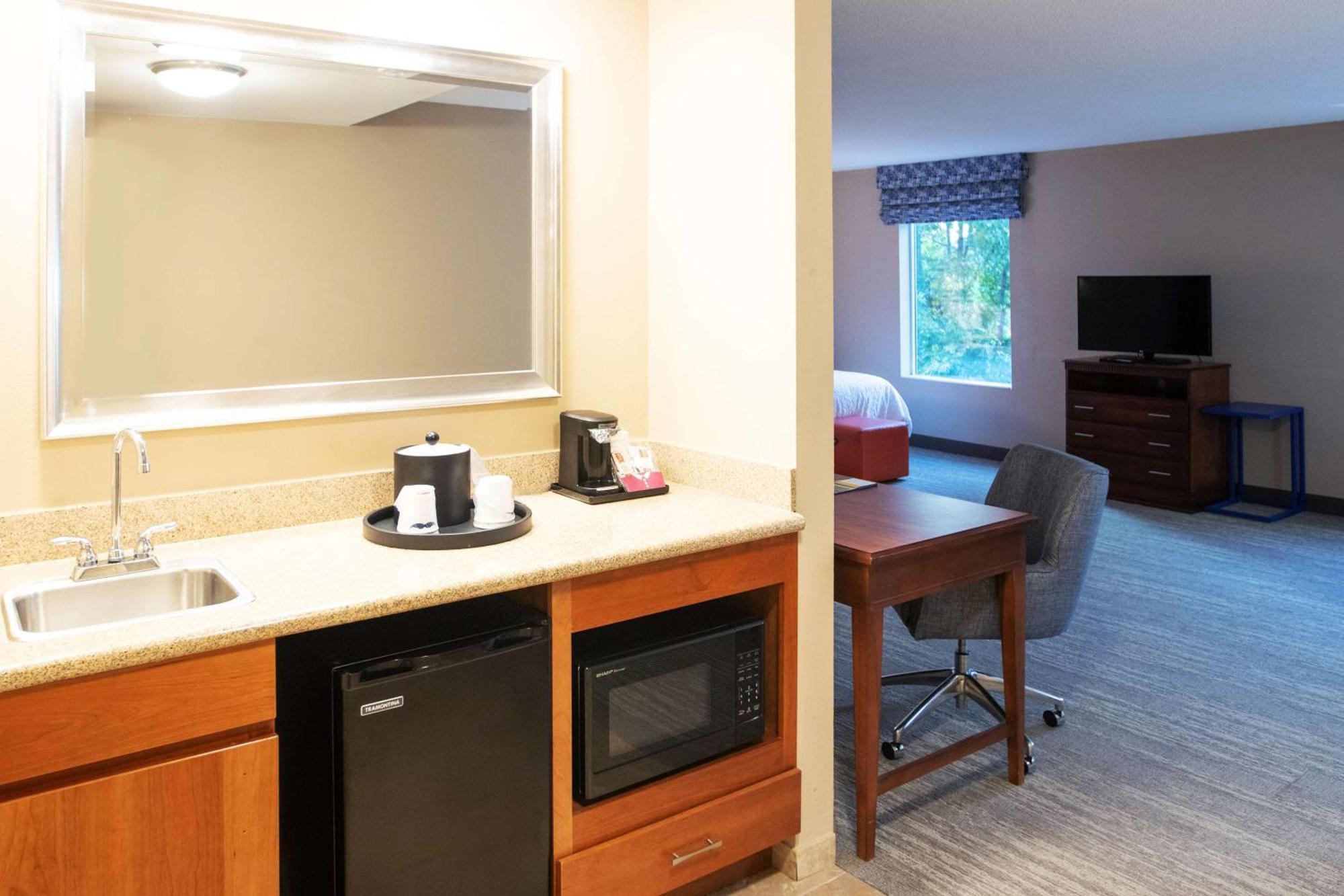 Queen Studio Suite with Two Queen Beds and Sofa Bed - Non-Smoking