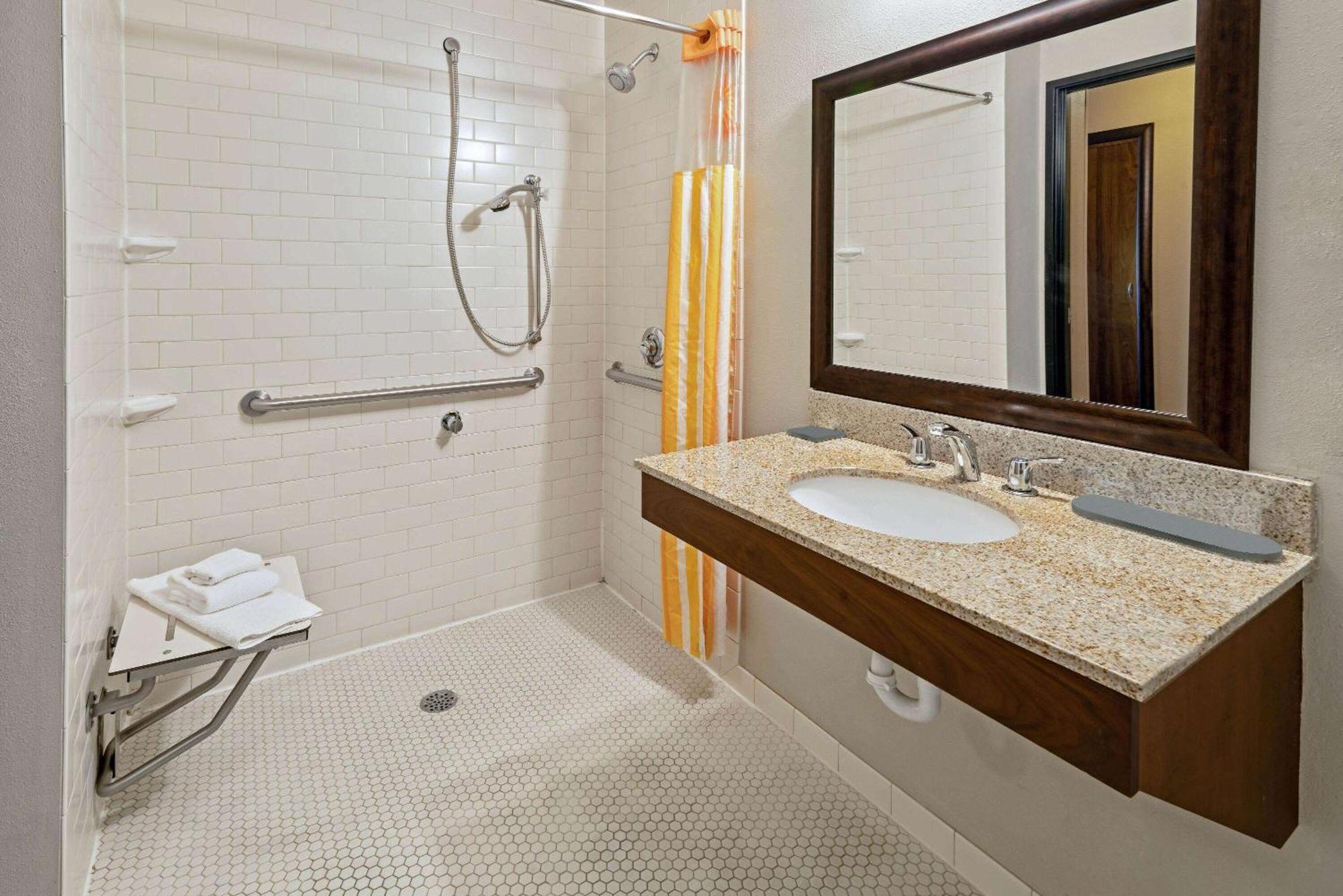 Queen Room Disability Access