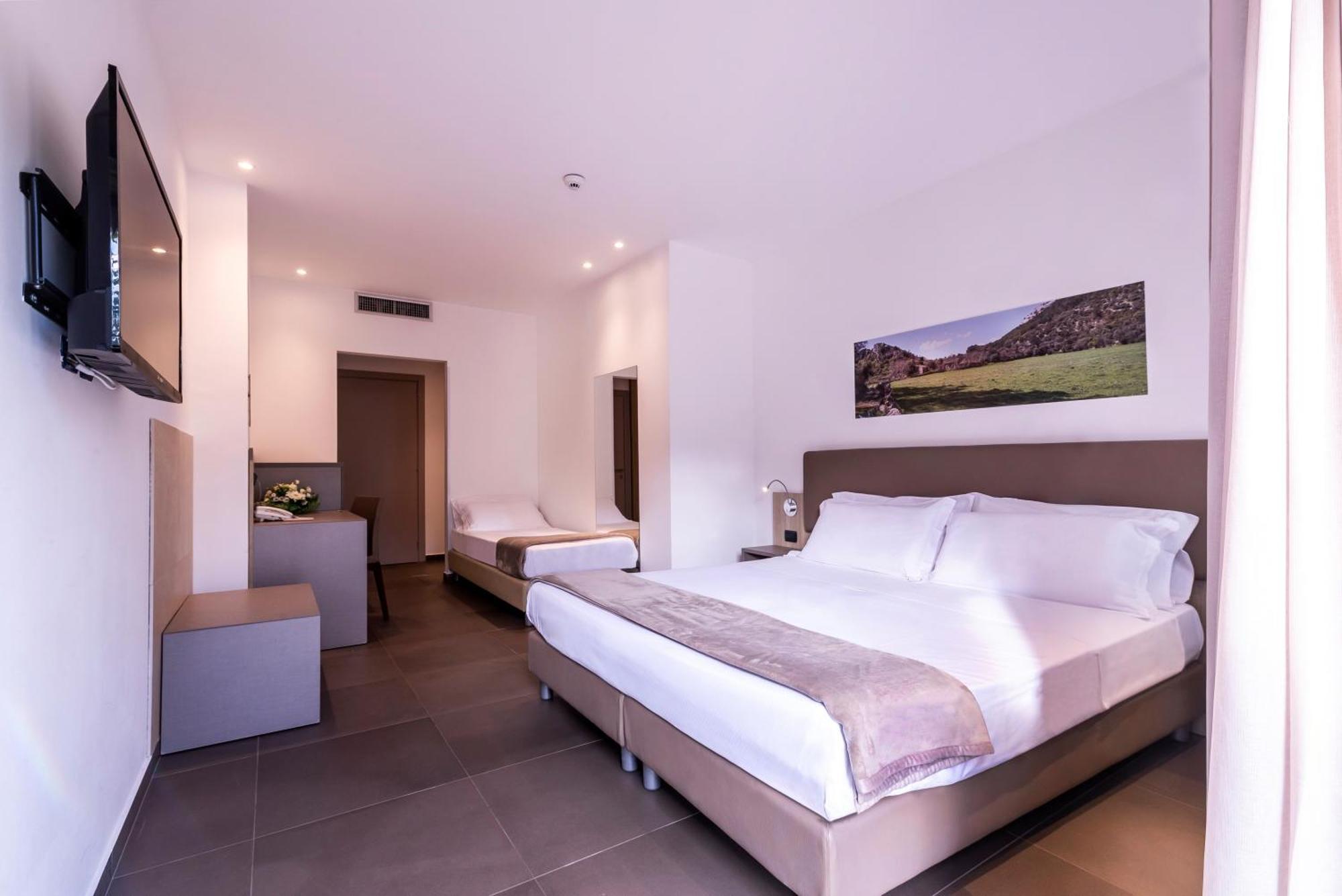 Double or twin room garden entrance