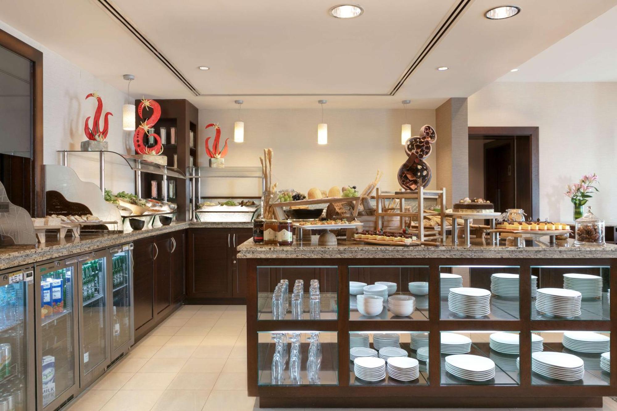 Traders Club Superior King Room Lounge Access Including Happy Hours