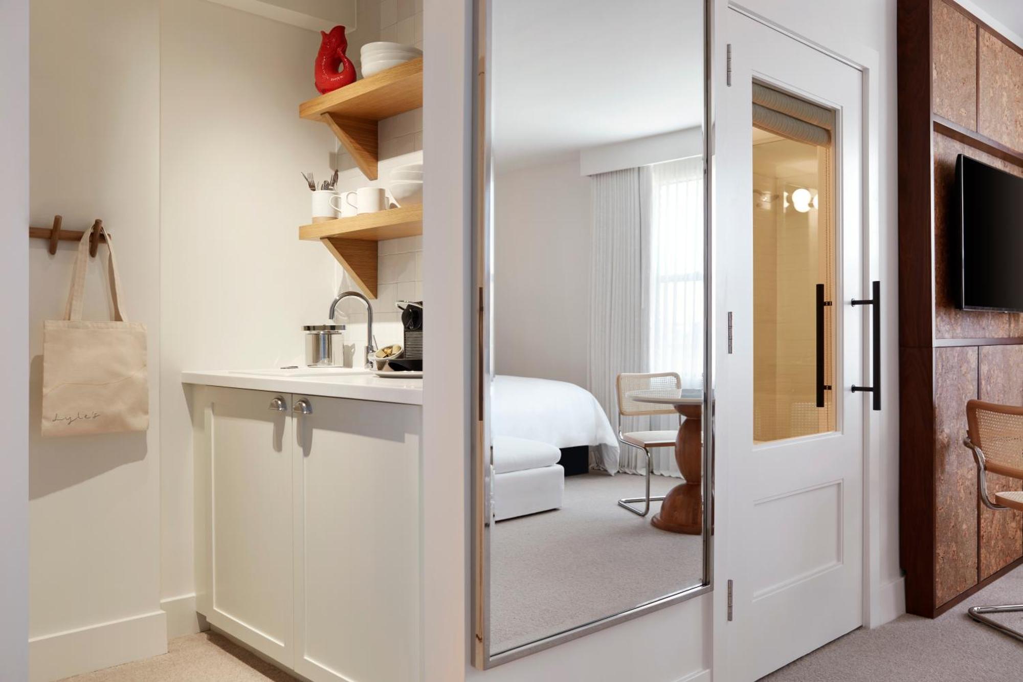 Premier King Kitchenette