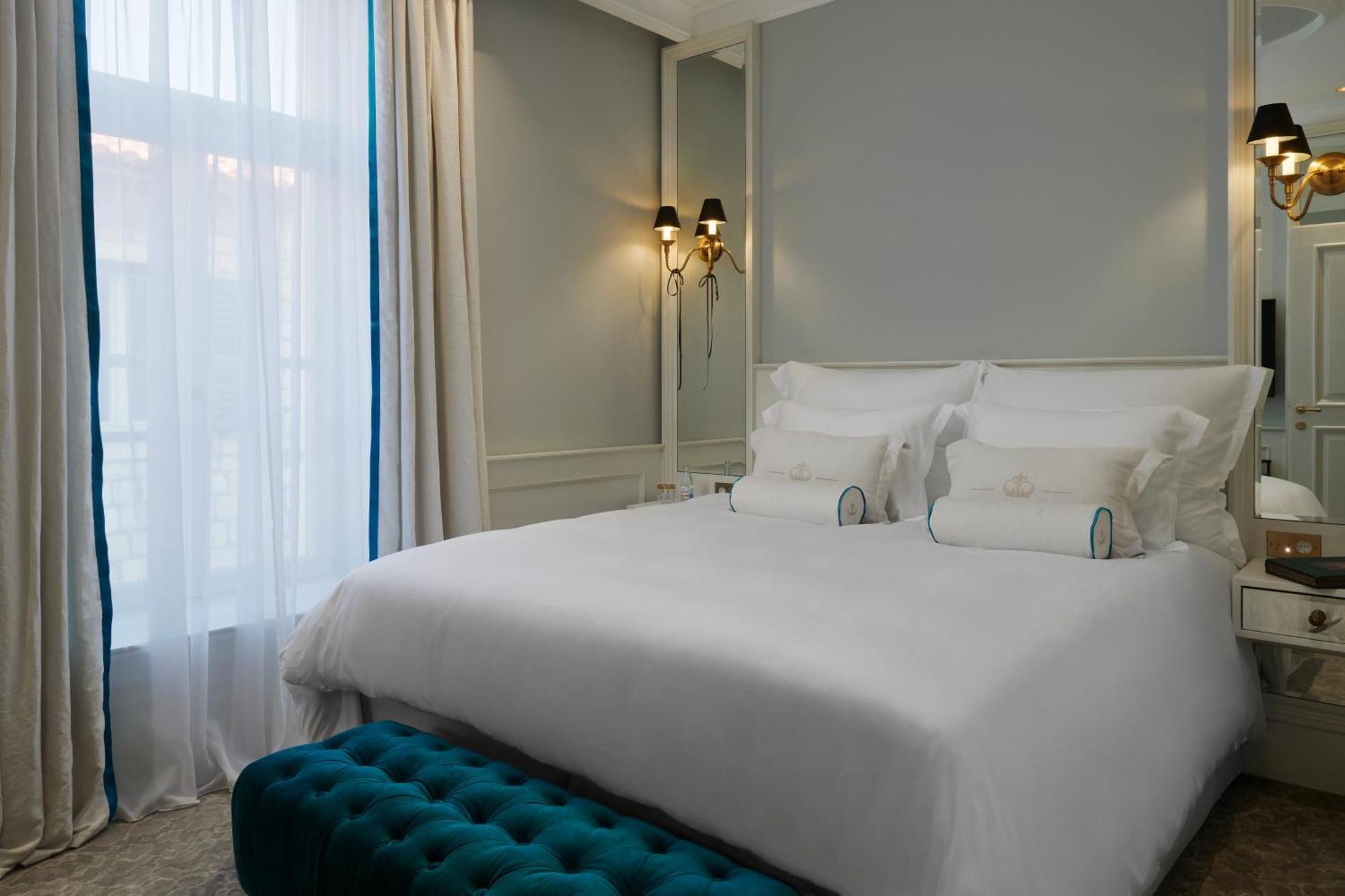 Deluxe Suite City View