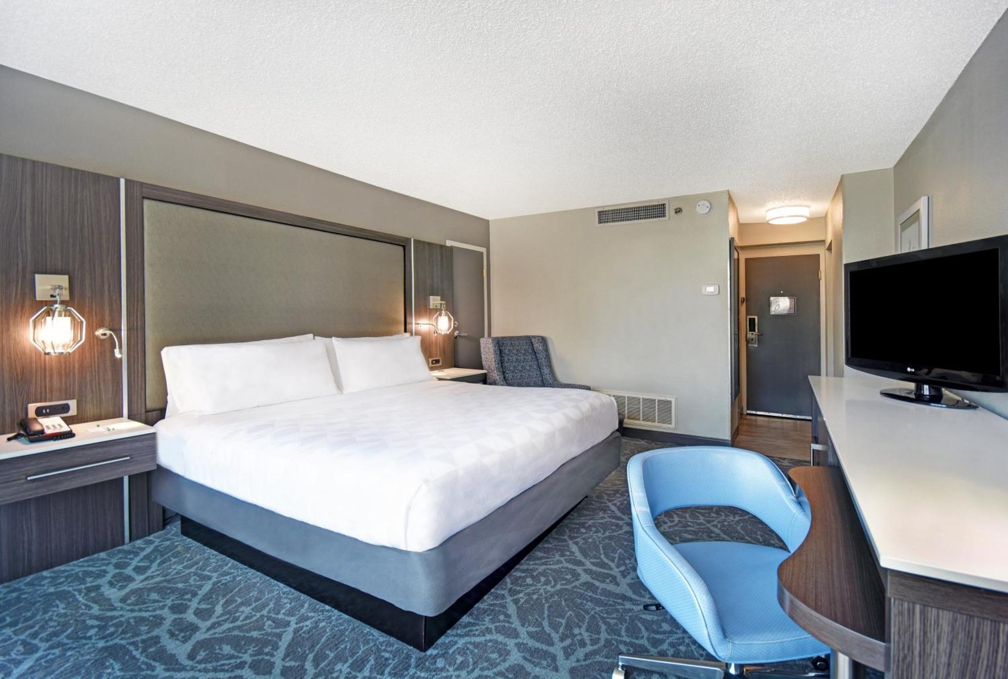 Standard King Room City View