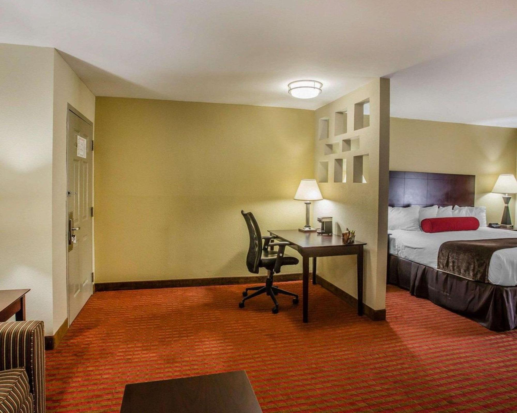 King Suite Non-Smoking