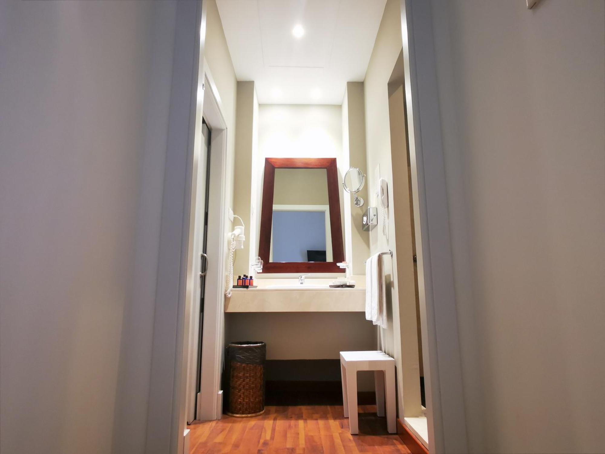 One-Bedroom Suite (2 Adults),1278935749:JPEG