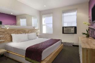 Silver 1 Queen Bed 