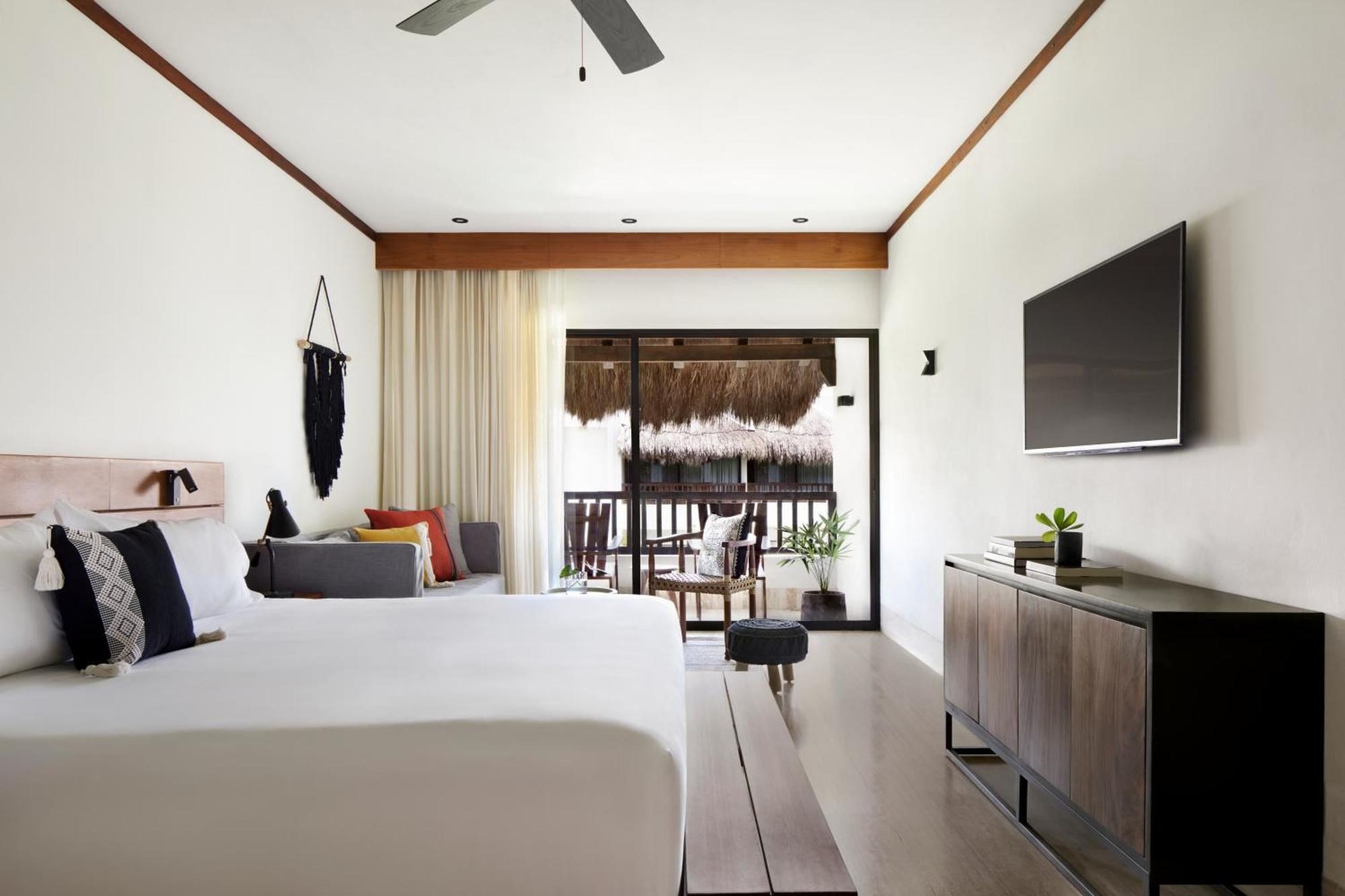 Essential King Room Balcony