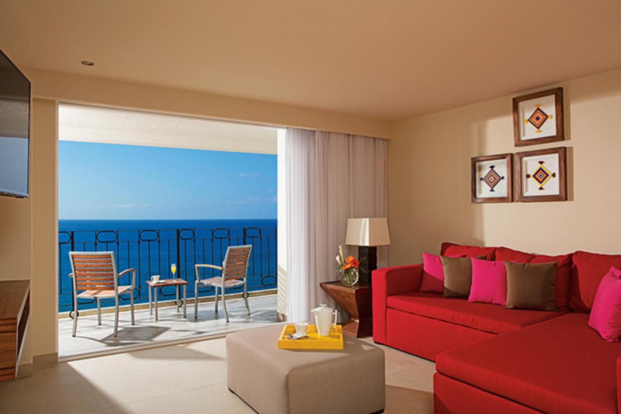 Deluxe Junior Suite Ocean Front Double