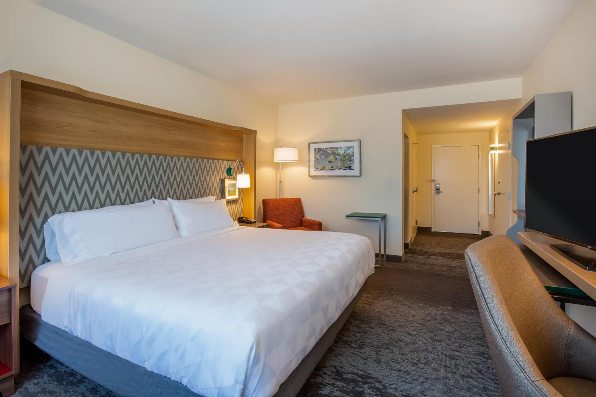 Standard King Room Communications Accessible