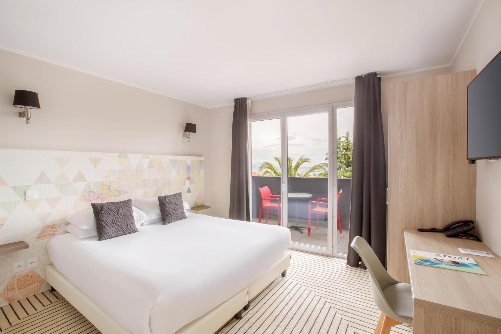 Superior Queen Room Balcony
