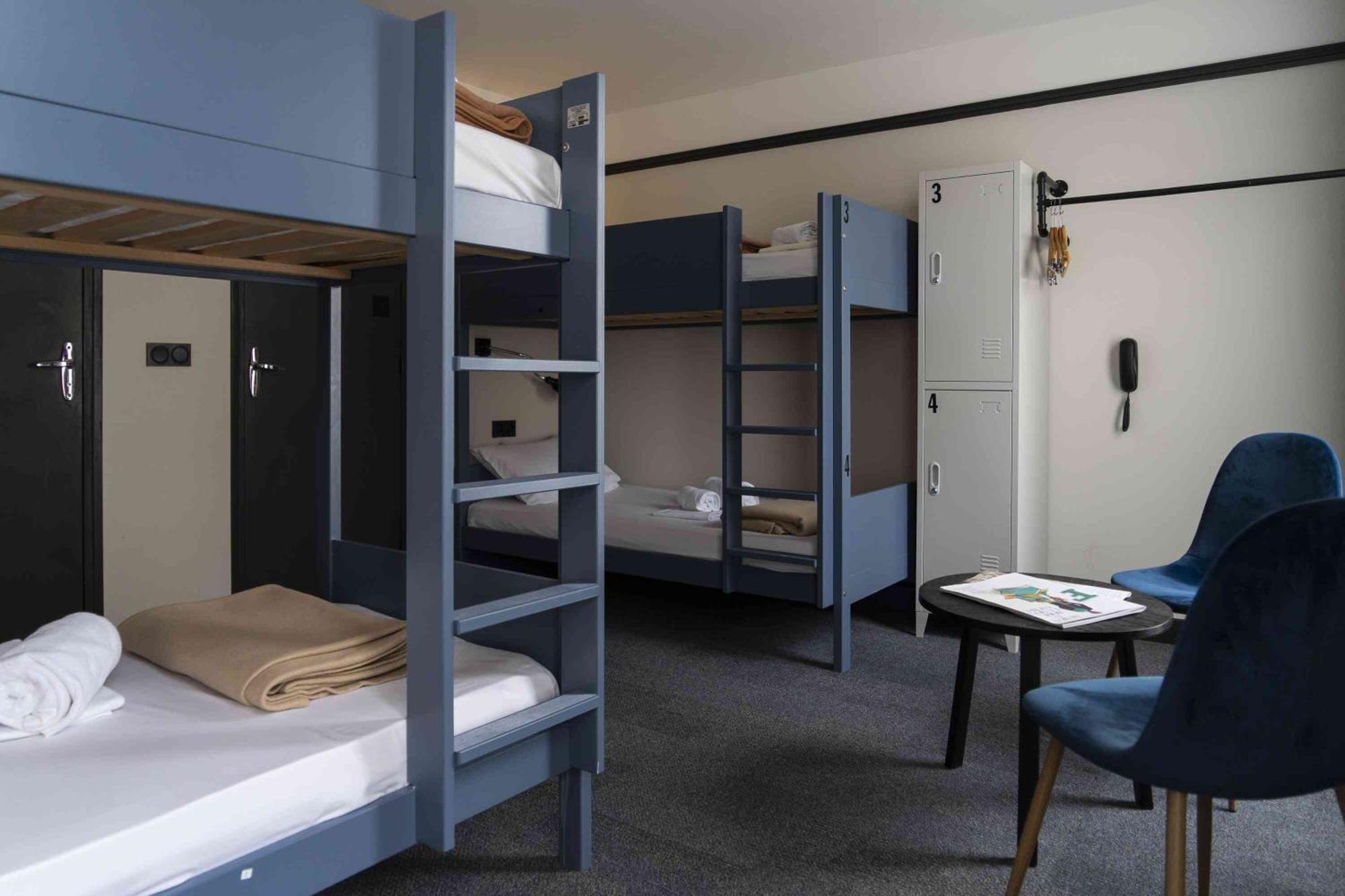 Bed 4-Bed Female Dormitory Room Shared Room,1704914740:JPEG
