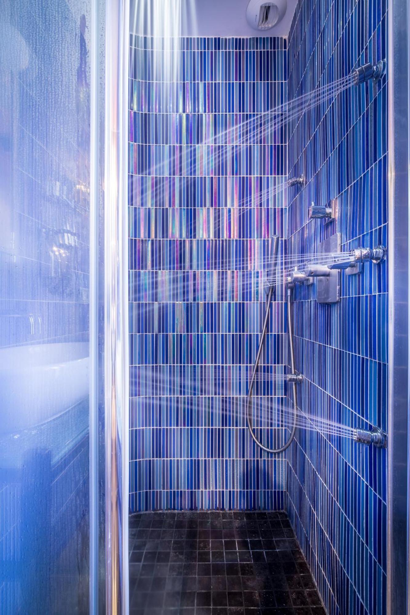 Standard Double Room Massaging-Jet Shower