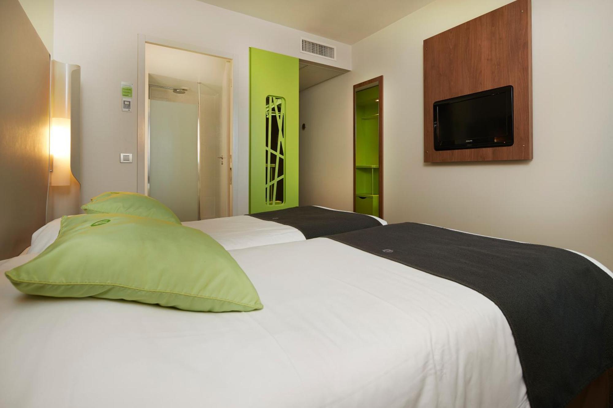 Standard Twin Room,1279210003:JPEG