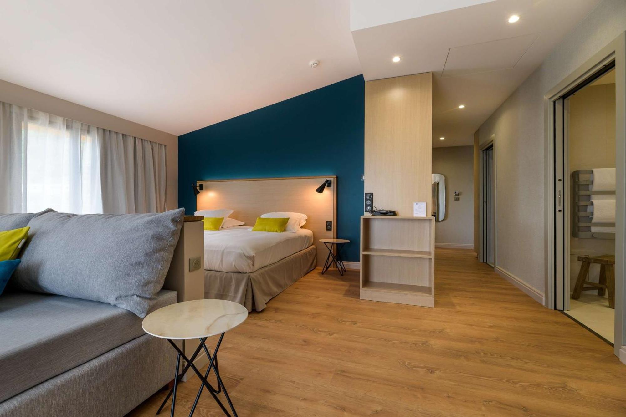 Two-Bedroom Apartment,1368487214:JPEG