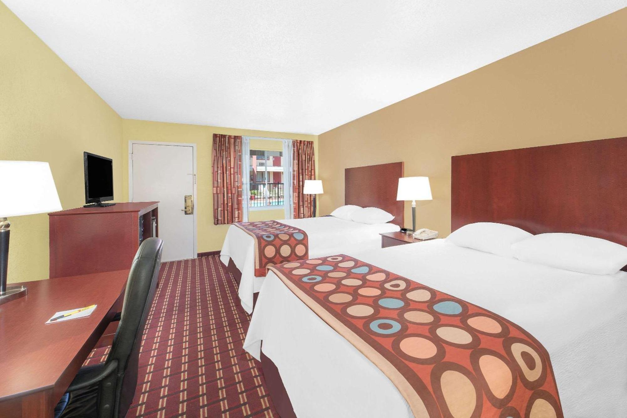 Queen Room Two Queen Beds Non-Smoking