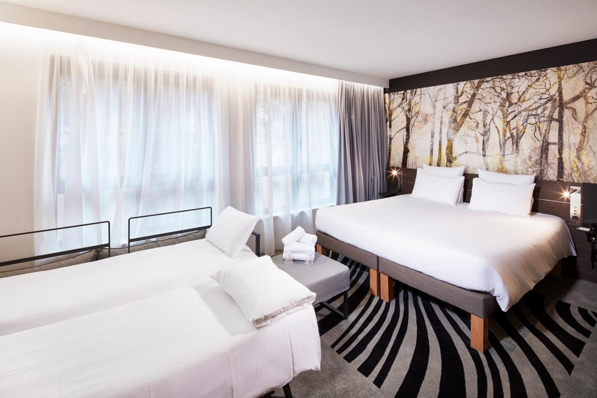 Superior Queen Suite with Sofa Bed,1279239718:JPEG
