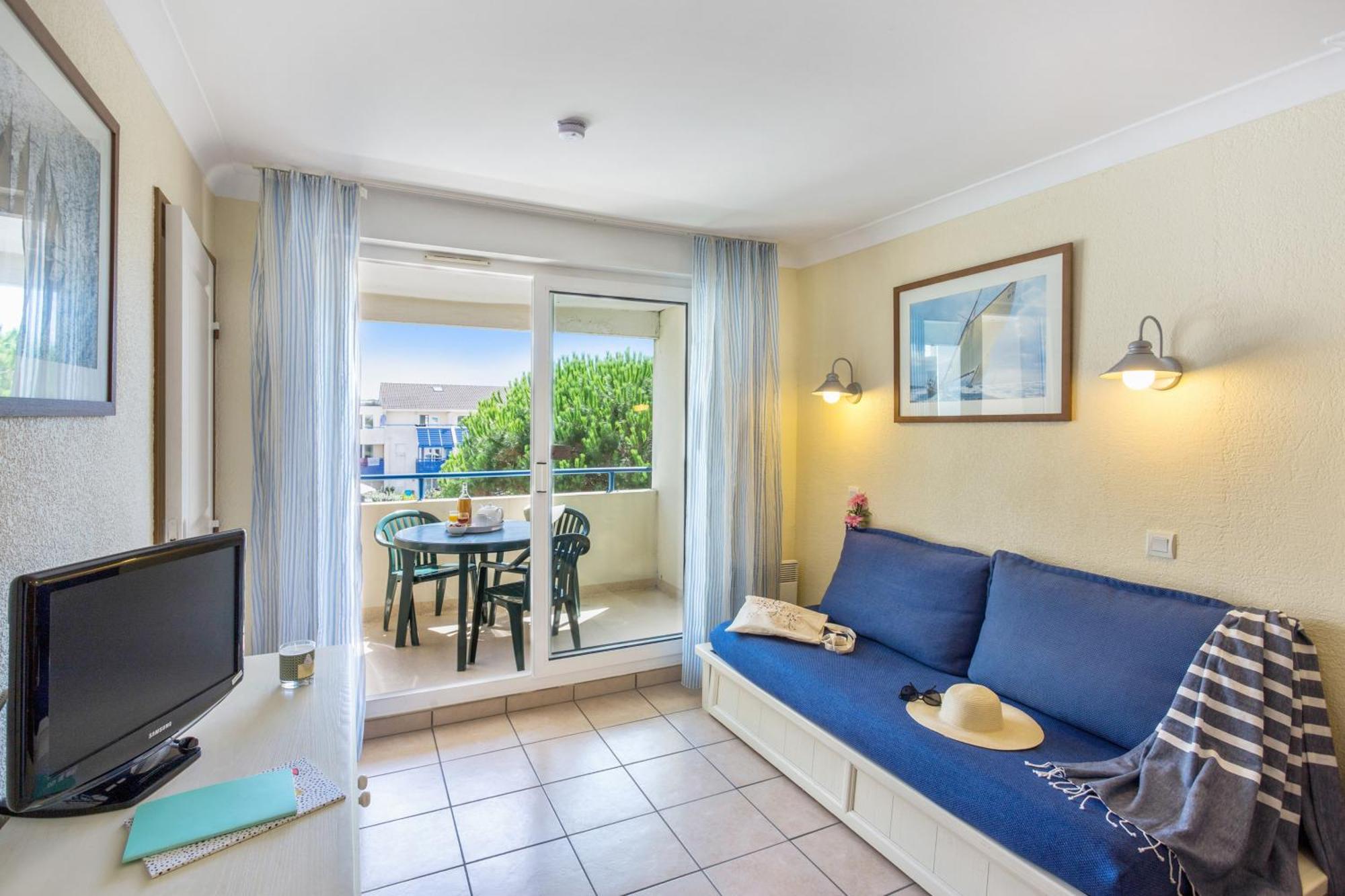One-Bedroom Apartment Terrace or Balcony,1279307401:JPEG