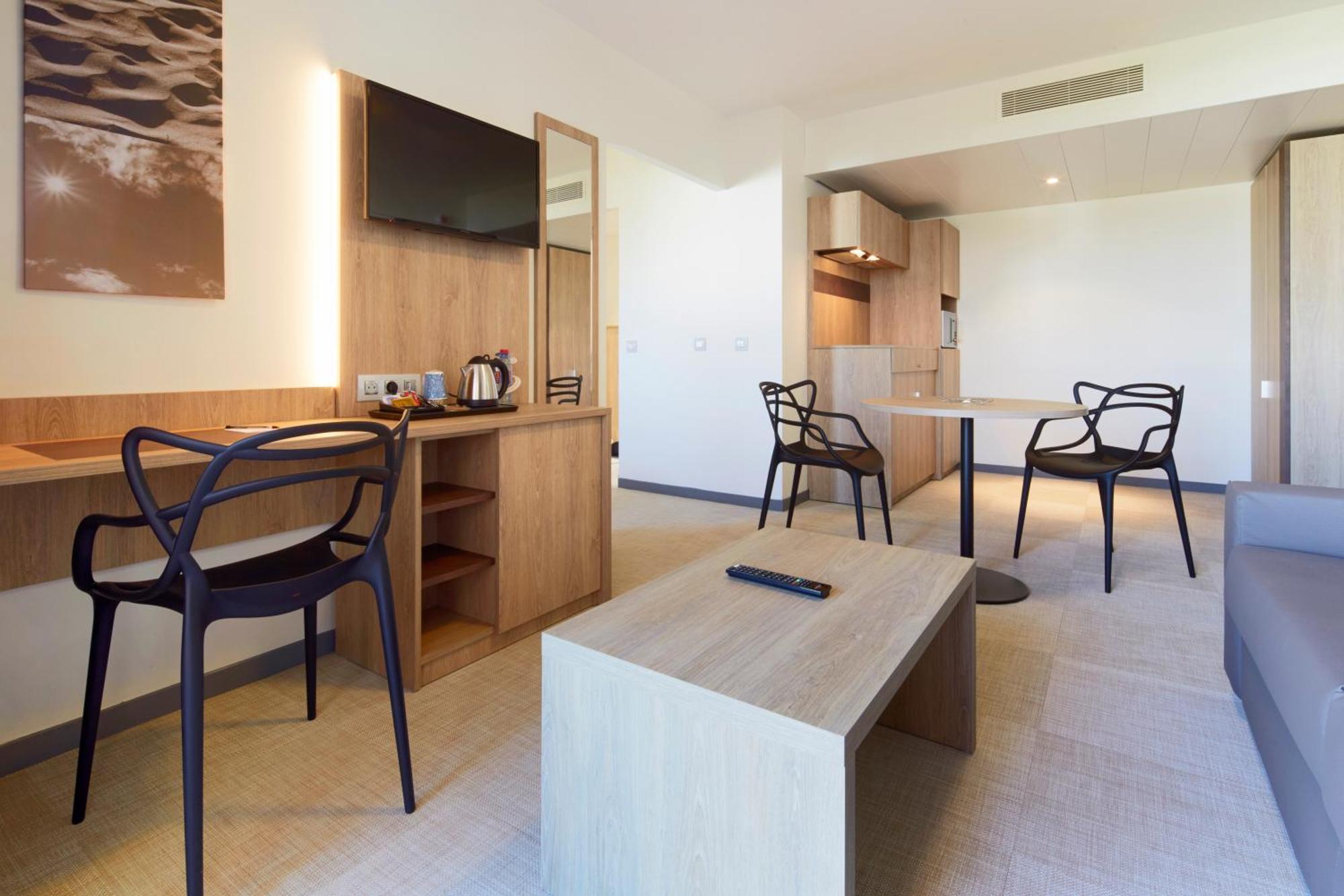 One-Bedroom Apartment 1 Double Bed 1 Sofa Bed,1279337017:JPEG