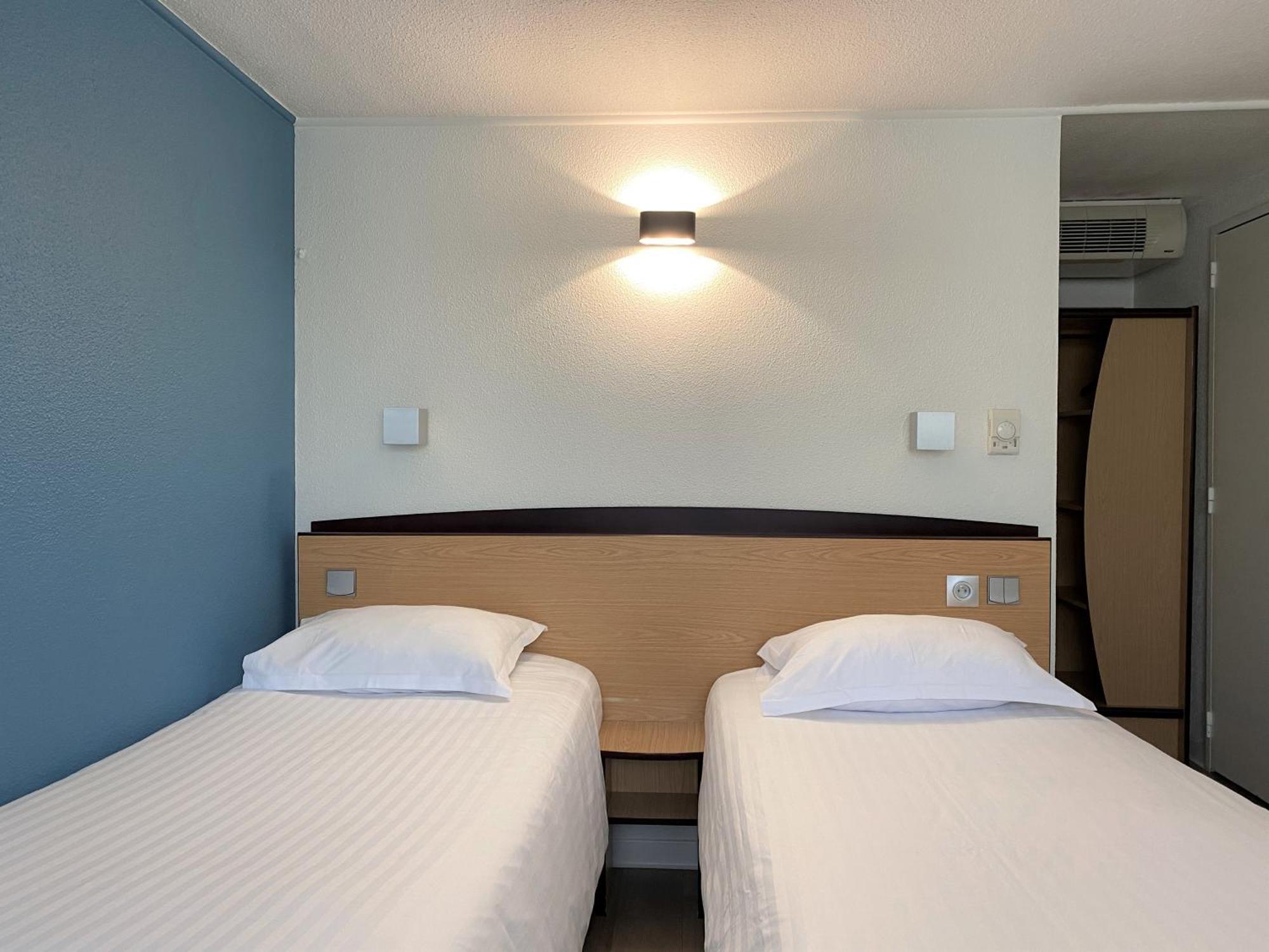 Twin Room,1279359040:JPEG